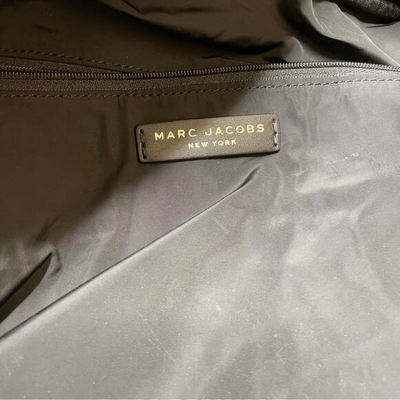Marc Jacobs Women's Black Quilted Two-Way Zip Top The Weekender Medium Bag sz OS - Picture 4 of 9